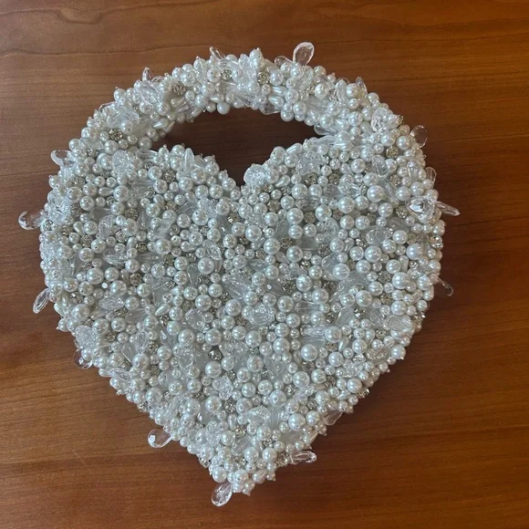 Clio Peppiatt Beaded Heart Purse - Ivory - Picture 2 of 6